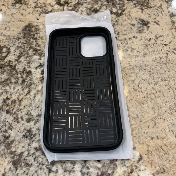 Phone case - Picture 2 of 6